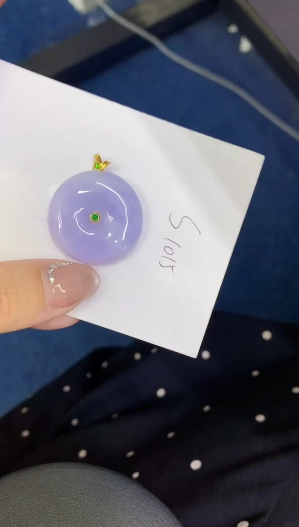 翡翠18K金镶嵌颈饰缅甸天然翡翠A货