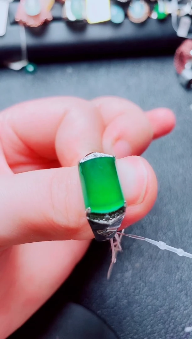 银S925镶嵌戒指翡翠111