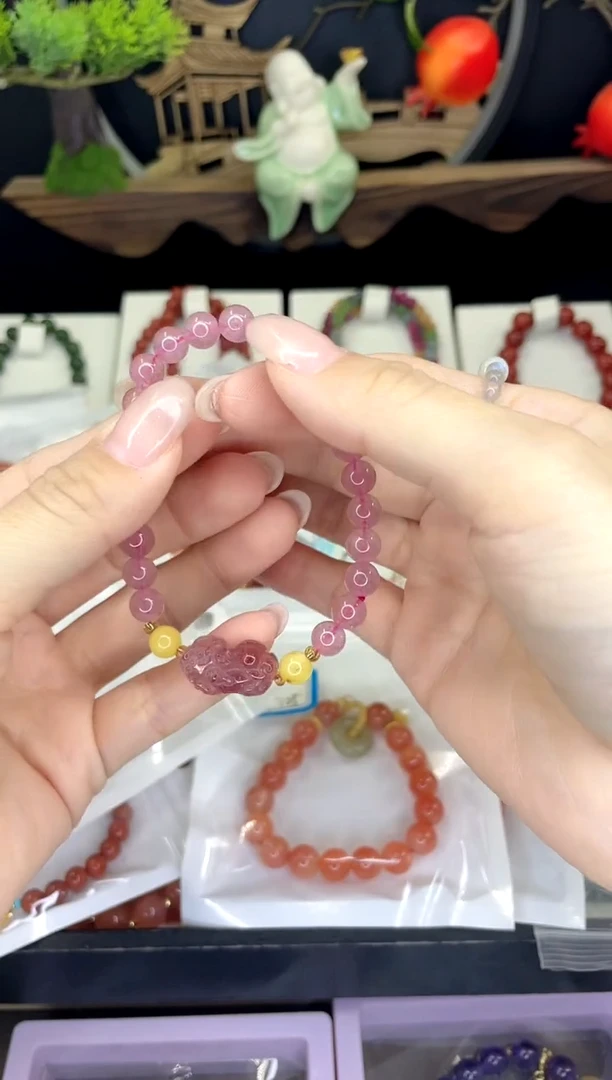 【闪购商品】石英质玉手链合金草莓晶手链