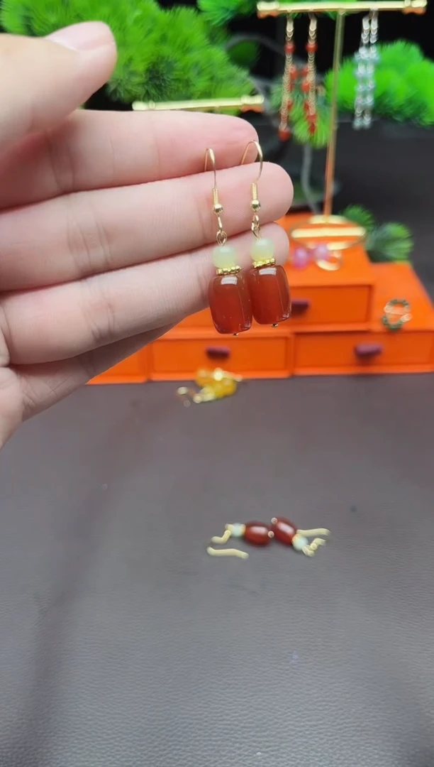 南红玛瑙银S925镶嵌耳饰335