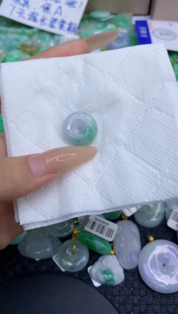 颈饰未镶嵌翡翠天然缅甸A货翡翠1