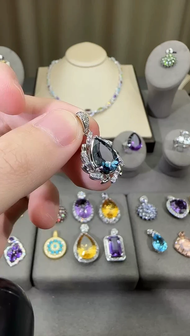 颈饰银S925镶嵌托帕石12*10mm伦敦蓝水滴款