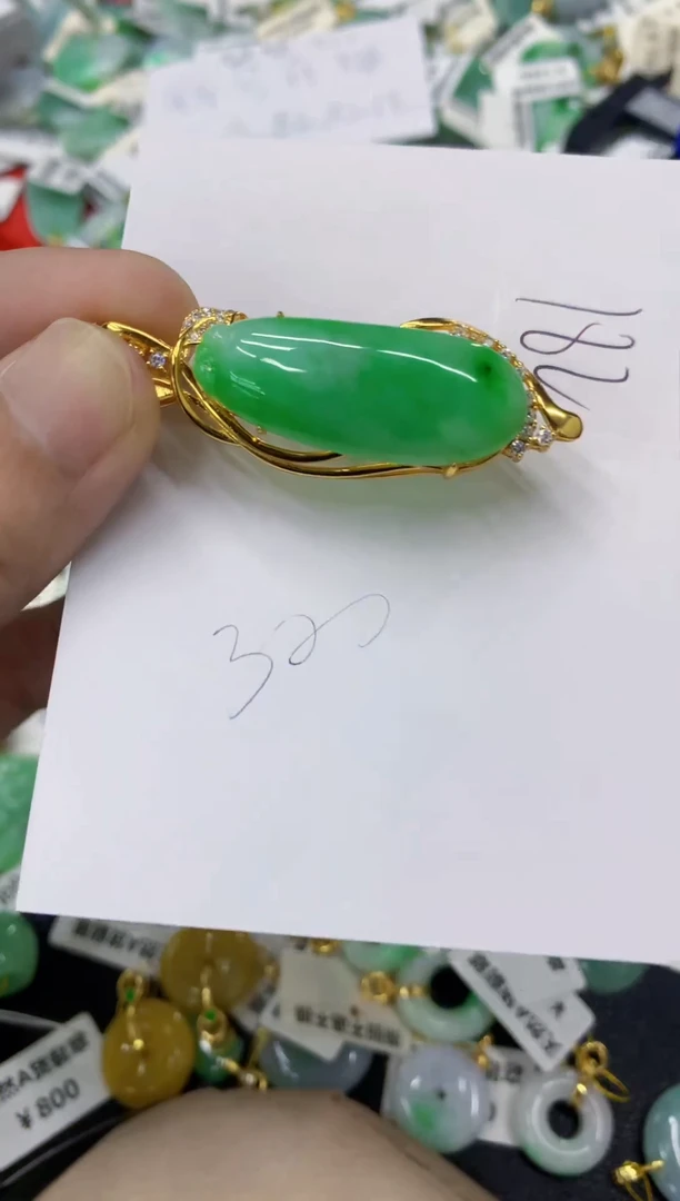 颈饰未镶嵌翡翠翡翠