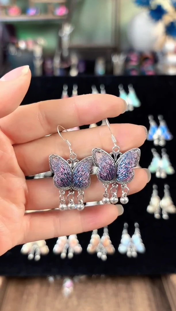 彩云南阁非遗老绣饰品806*