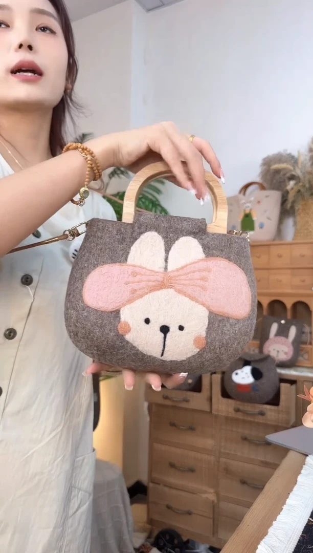 羊毛非遗纯手工 羊毛毡包包