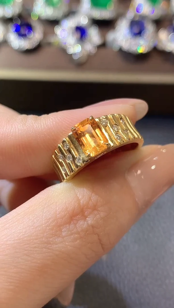 【闪购商品】彩色蓝宝石戒指18K金镶嵌D49