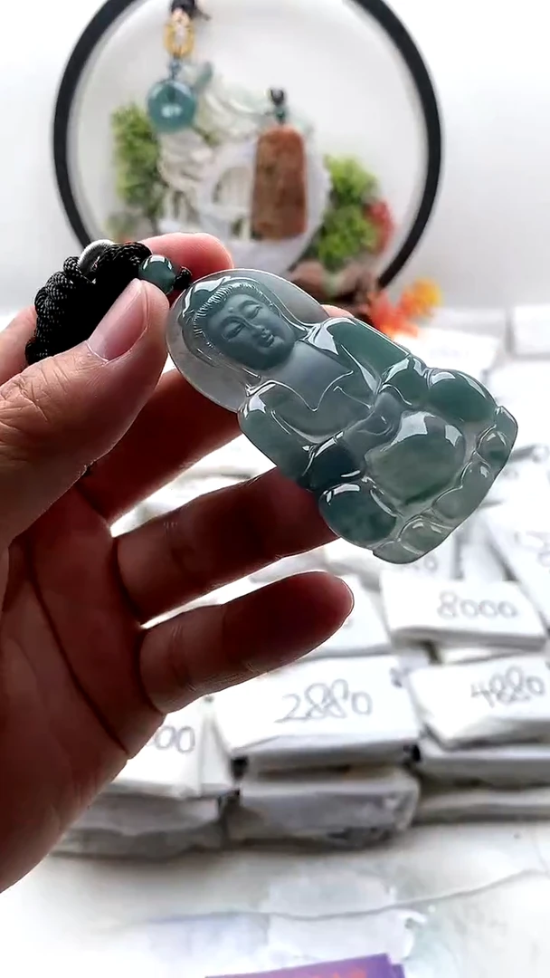 颈饰未镶嵌翡翠观音