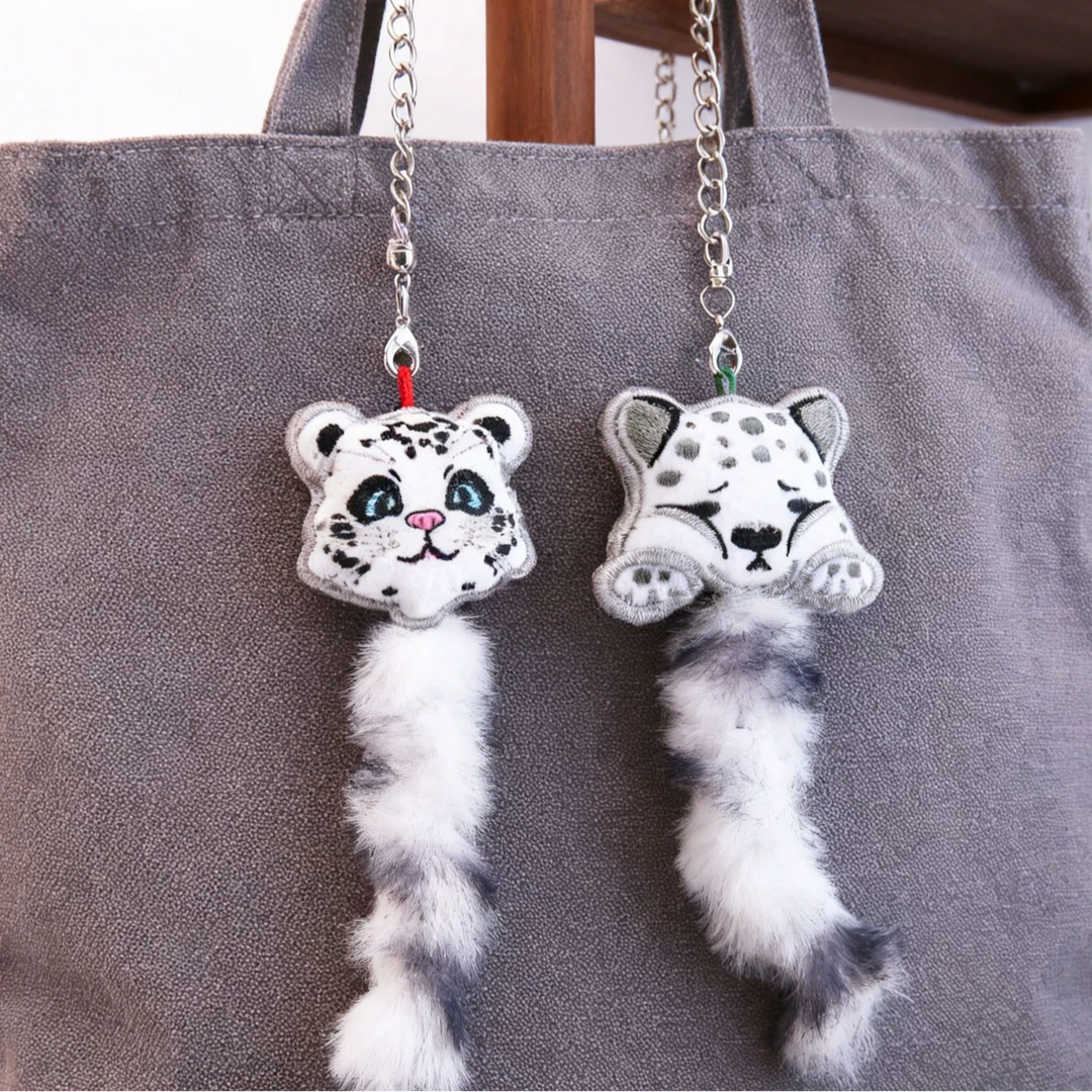 雪豹尾巴包挂或钥匙扣