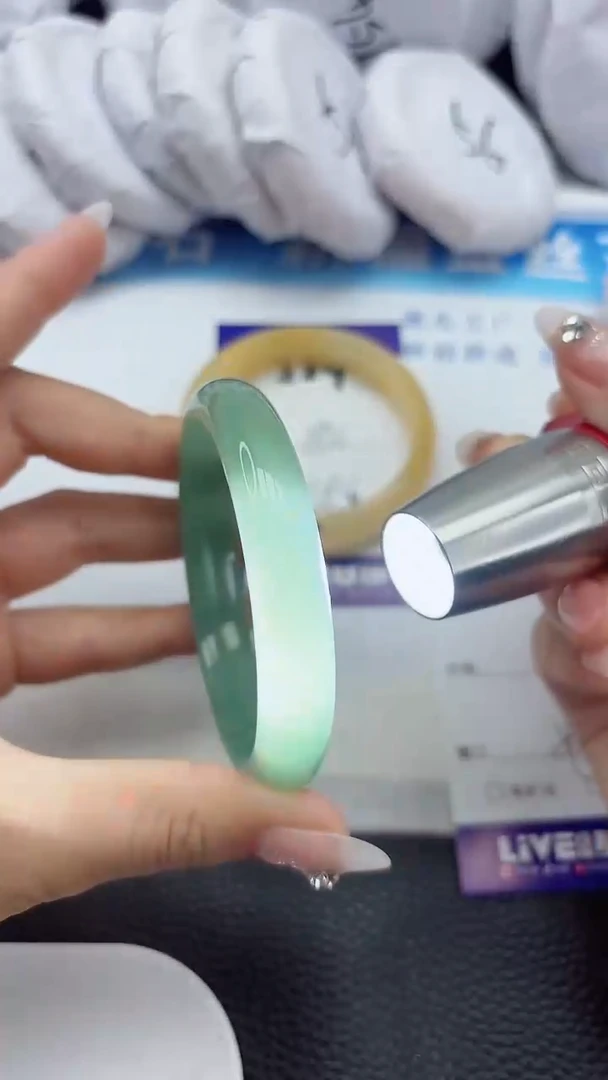 石英质玉手镯未镶嵌225