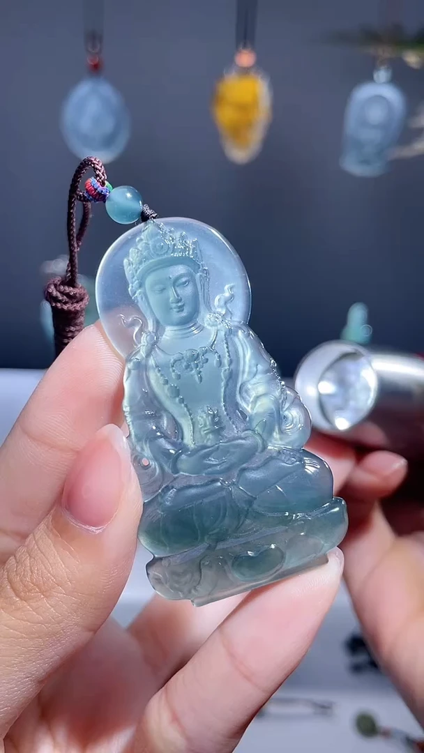 颈饰未镶嵌翡翠观音