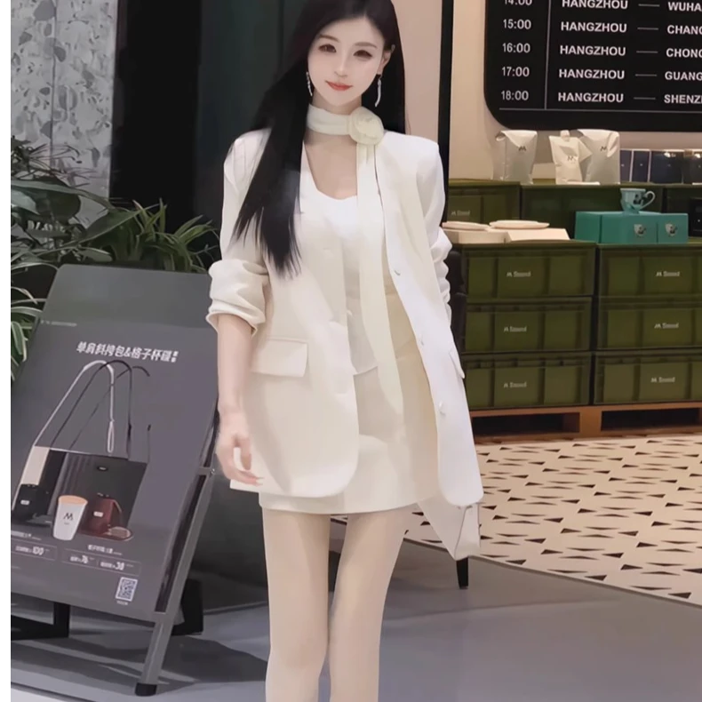 2025超火挂脖飘带西装外套女春季爆款高级感独特漂亮V领西服上衣