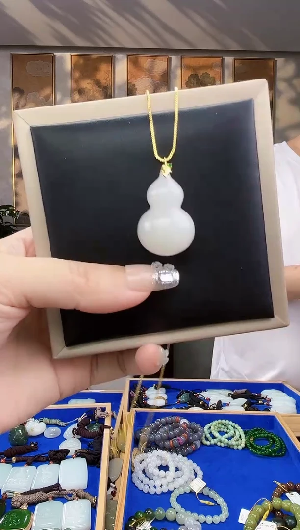 和田玉18K金镶嵌挂件拍一发一多样性发货