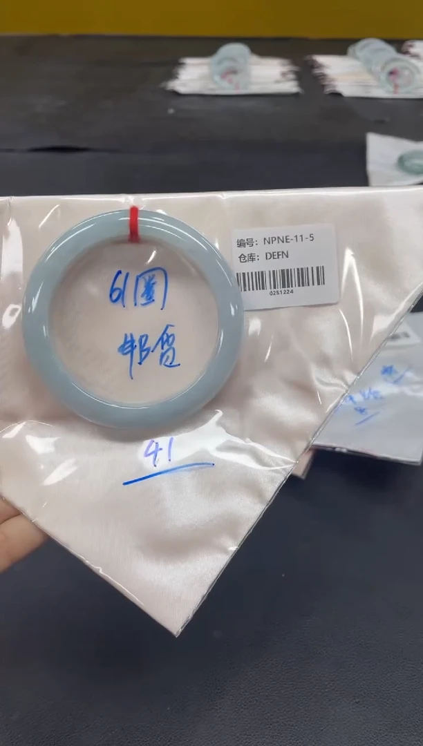 未镶嵌手镯翡翠翡翠手镯