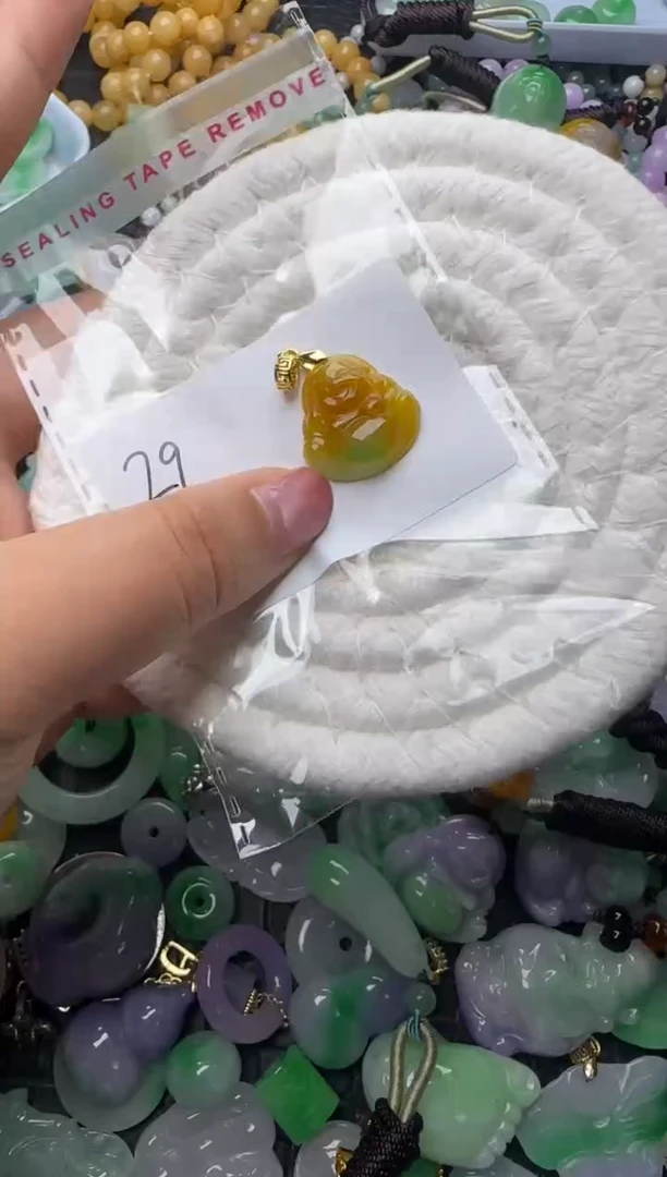 颈饰未镶嵌翡翠天然缅甸翡翠吊坠