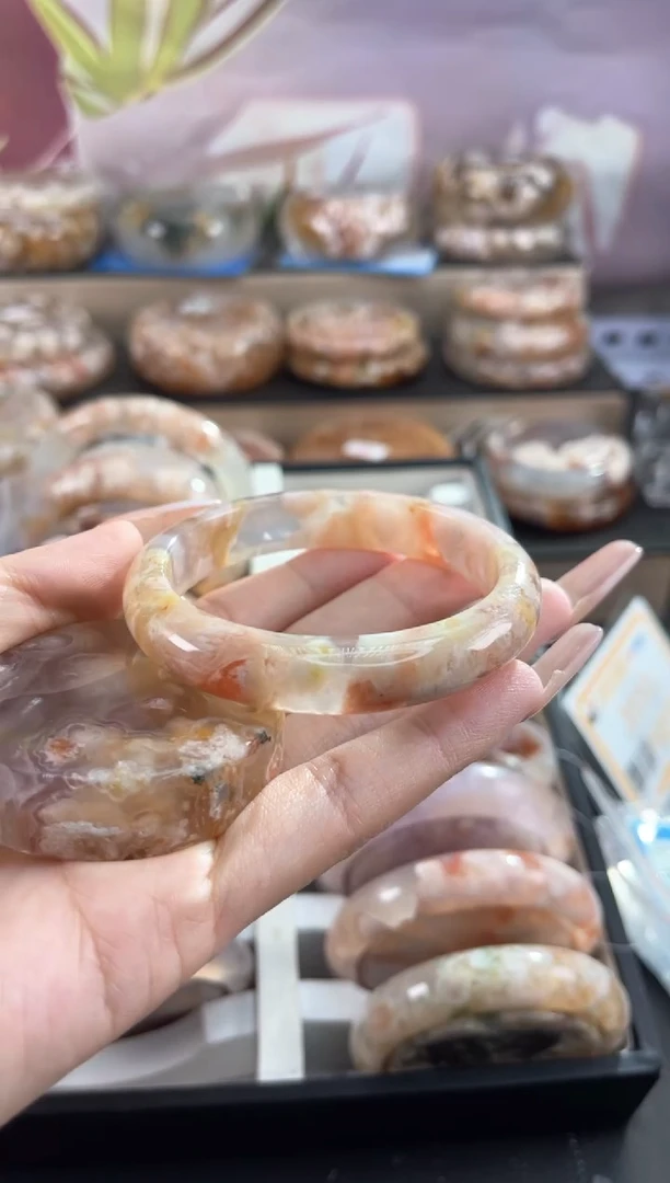 未镶嵌手镯石英质玉53