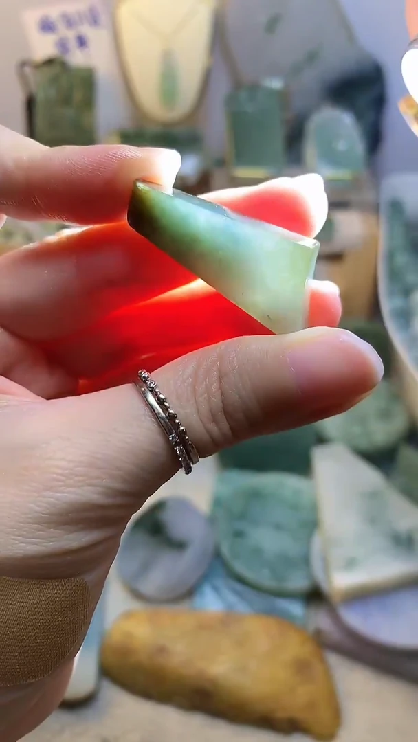 未镶嵌挂件翡翠 缅甸A货翡翠，没有运费险