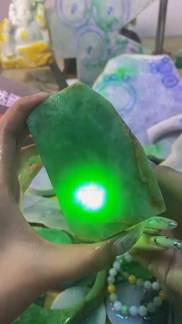 翡翠裸石未镶嵌天然缅甸翡翠A货197