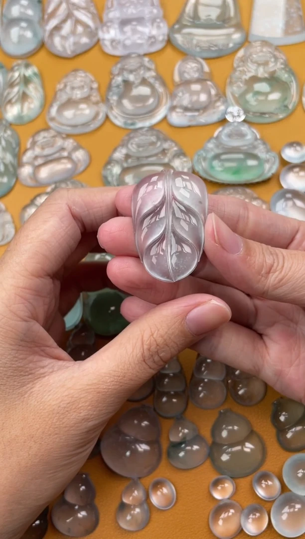 翡翠未镶嵌吊坠(不含链)叶子