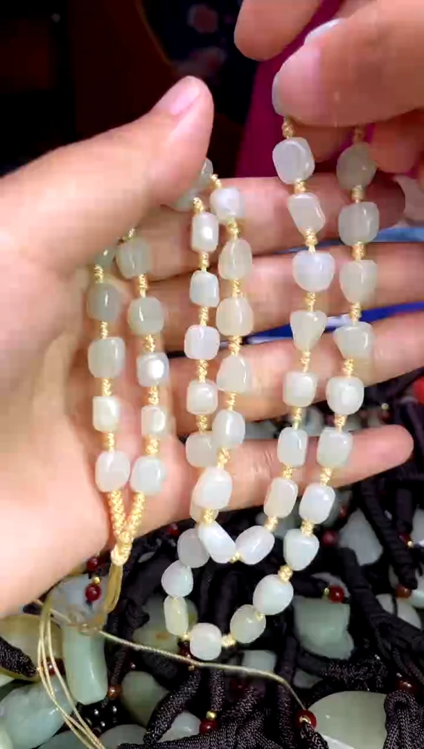 未镶嵌和田玉挂件1