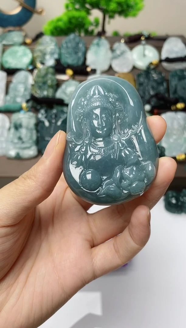 翡翠未镶嵌颈饰