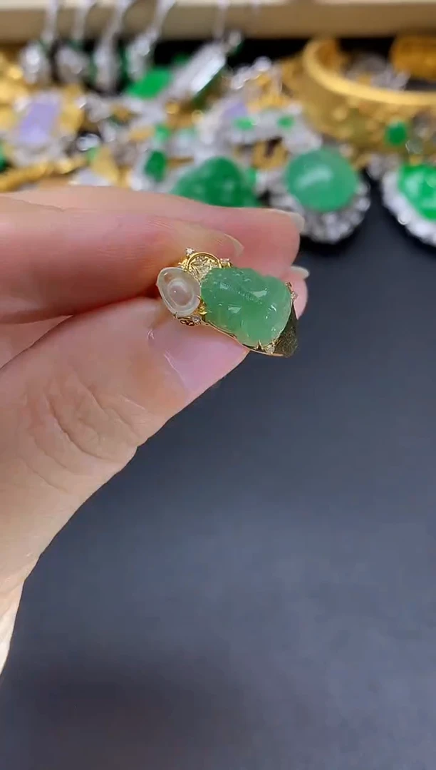 18K金镶嵌戒指翡翠377-中国好珍宝