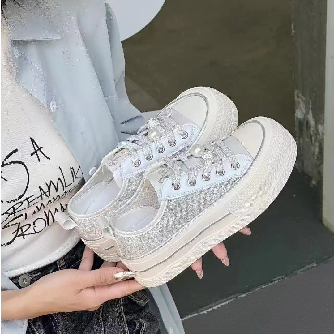 【保国女鞋】厚底发泡轻盈时尚休闲板鞋（135-17）