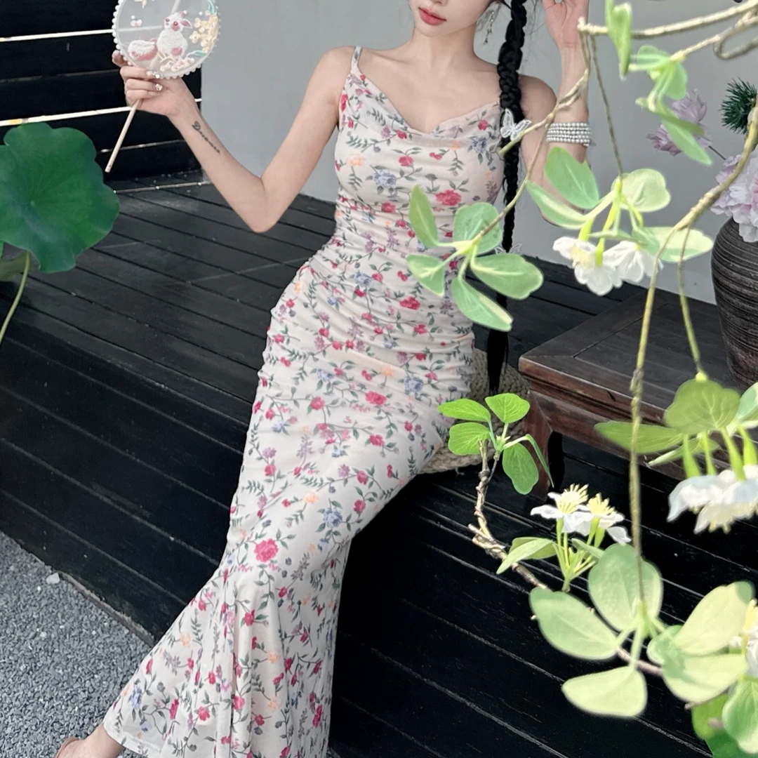 女装连衣裙气质时尚百搭夏季复古法式长款轻奢收腰修身优雅