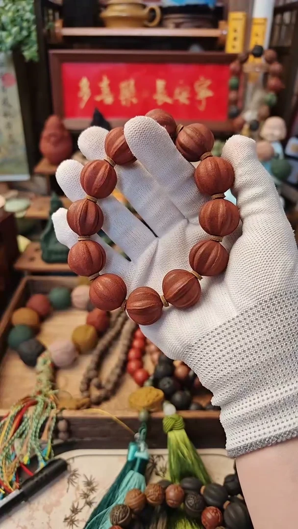 【闪购商品】泥塑红色瓜珠手串一条