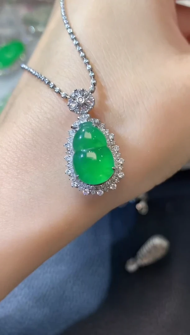 翡翠18K金镶嵌吊坠(不含链)C31