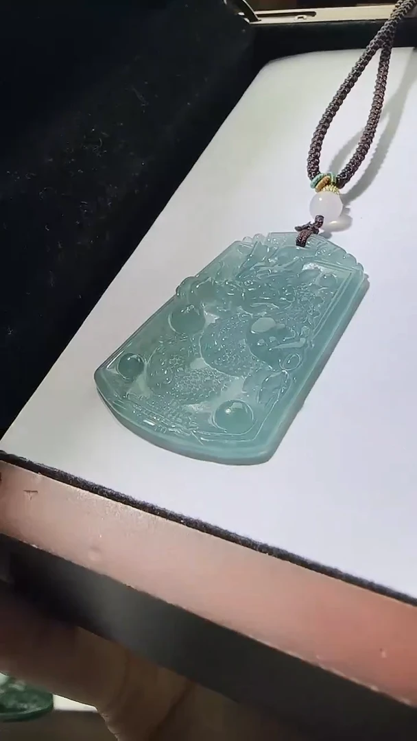 颈饰未镶嵌翡翠多样性发其一  龙牌