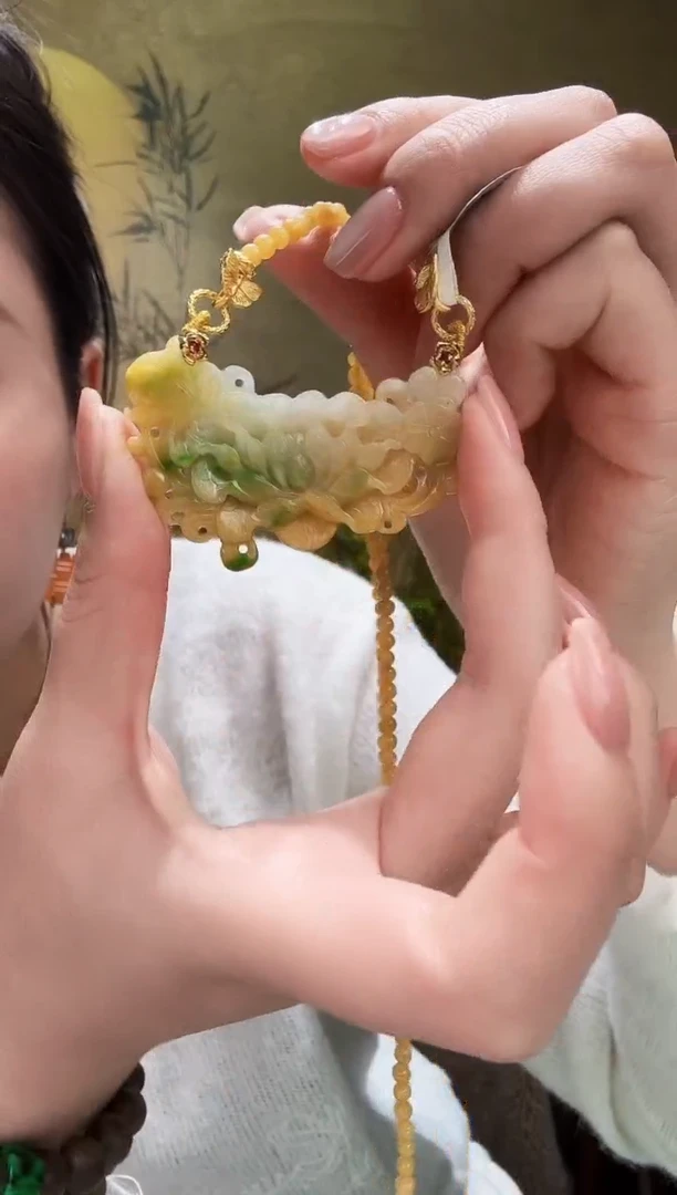 颈饰未镶嵌翡翠吊坠