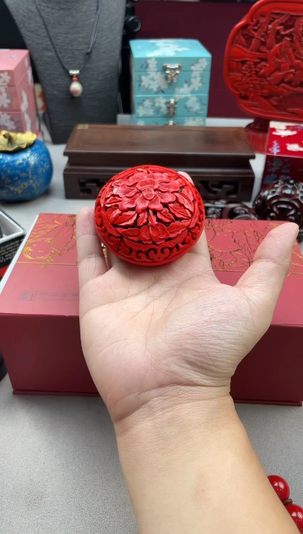朝*扬州漆器 雕漆圆形粉盒牡丹3寸