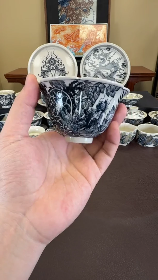 二号釉穿花龙纹葵口杯