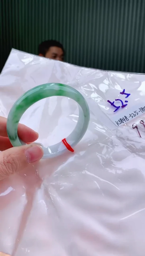 未镶嵌手镯翡翠52+