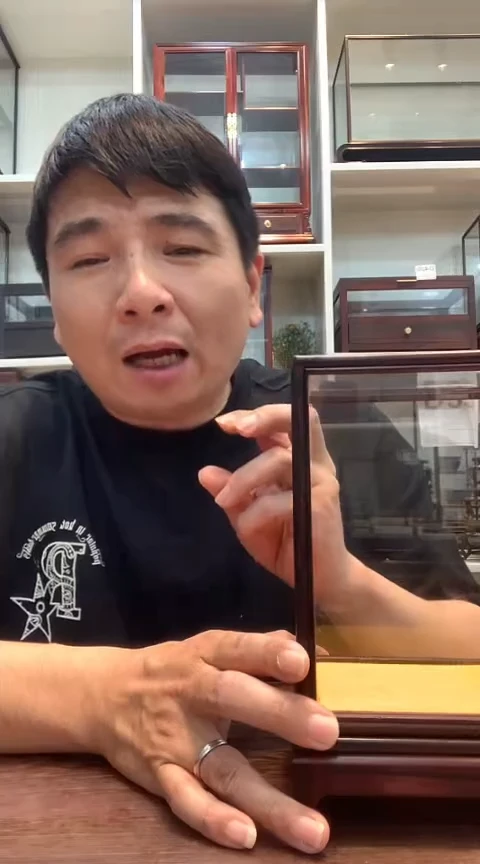 卢氏黑黄檀（大叶紫檀）12*12*17玻璃罩551