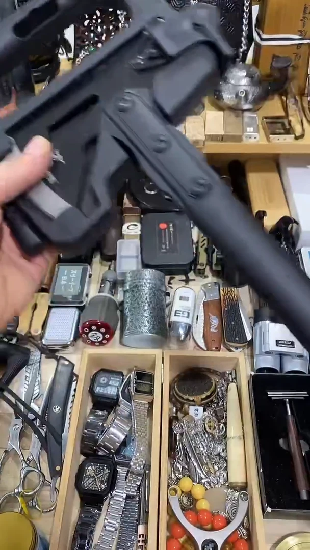 瓷片闪购商品  如图所示