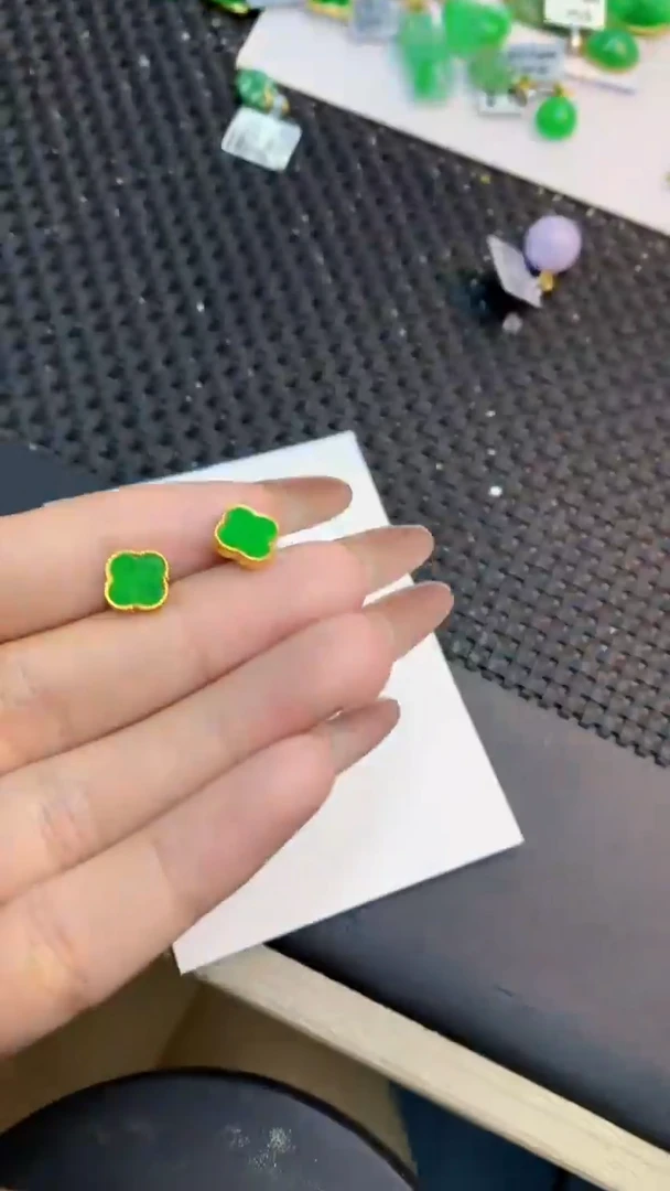 颈饰未镶嵌翡翠1