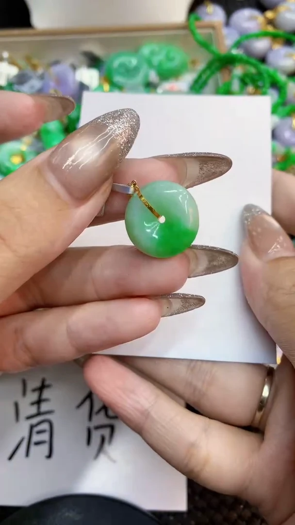 颈饰未镶嵌翡翠1
