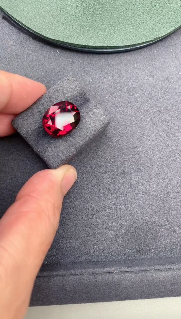 石榴石裸石未镶嵌9.8ct镁铝榴石