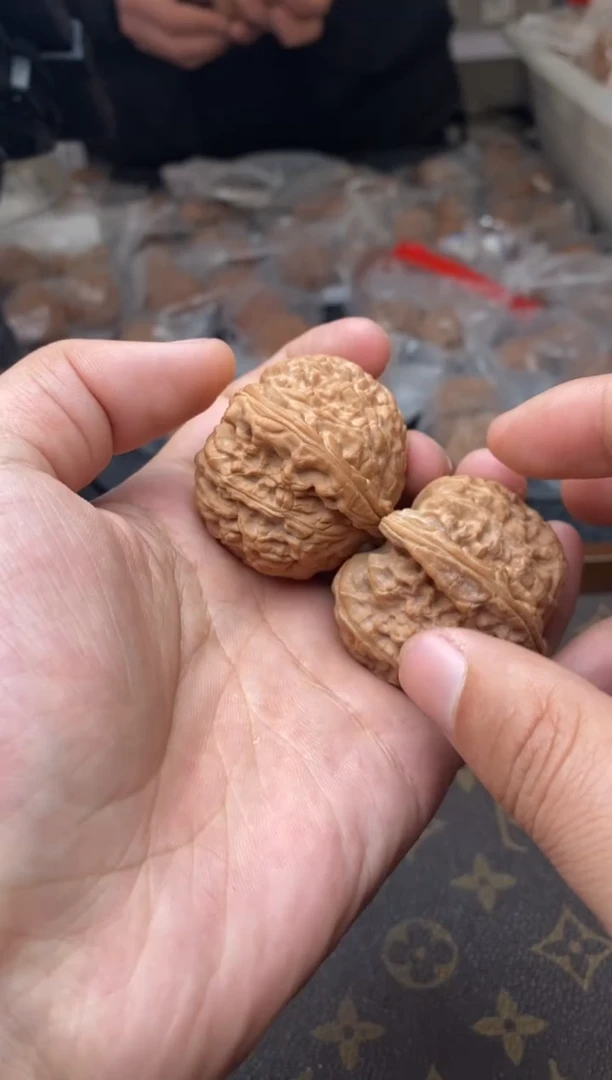 【闪购商品】文玩核桃把件A120号45尺大白狮子