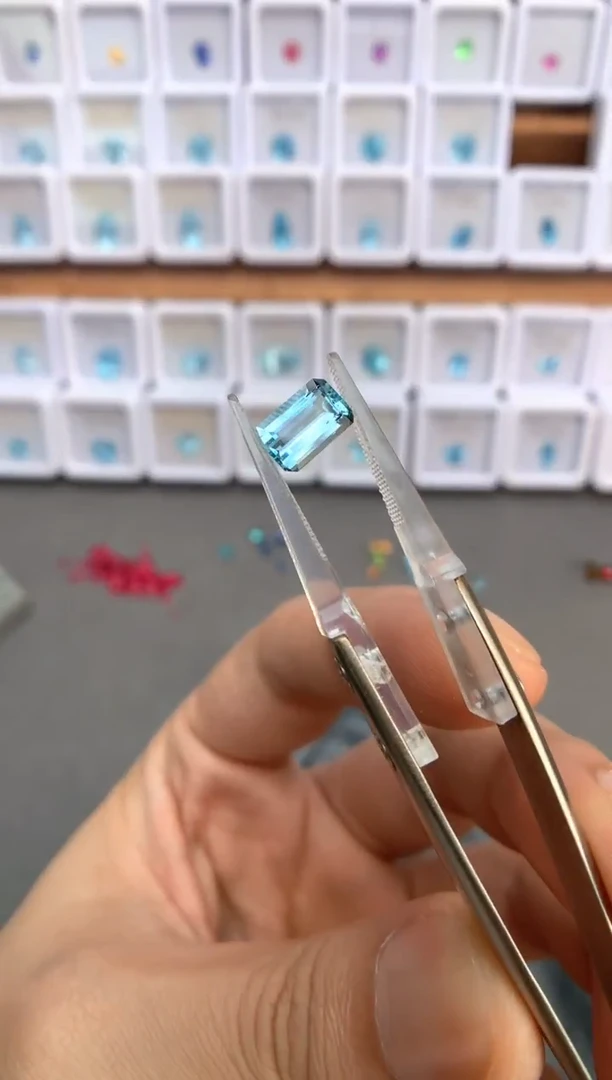 未镶嵌裸石定制海蓝宝石1.43ct 超圣