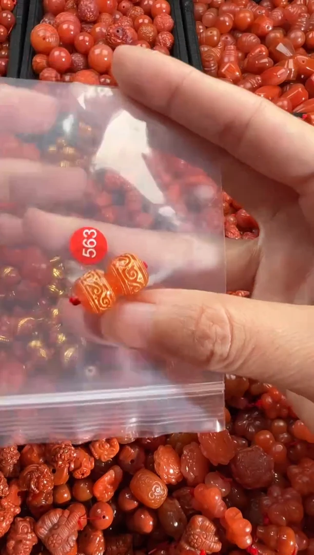 【闪购商品】南红玛瑙颈饰未镶嵌1