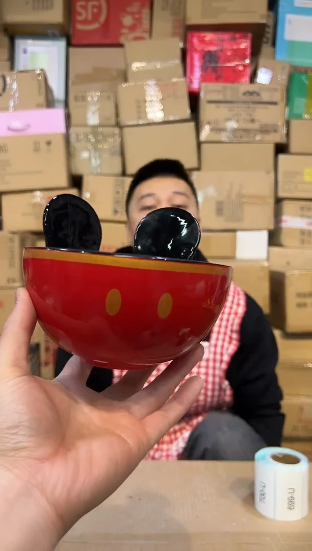 【闪购商品】杯红色米奇沙拉碗 不能吃