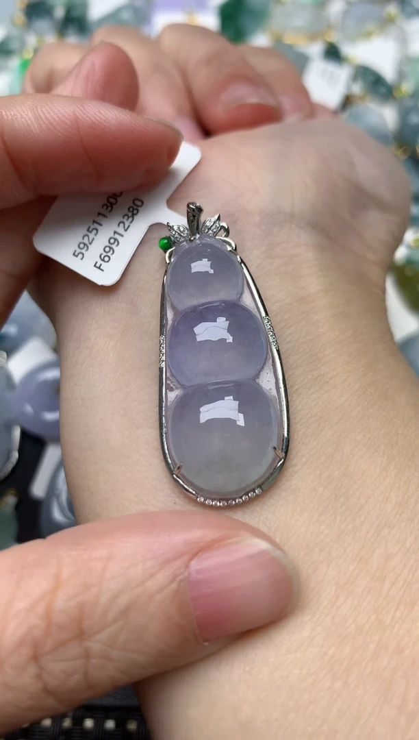 颈饰18K金镶嵌翡翠天然缅甸A货翡翠