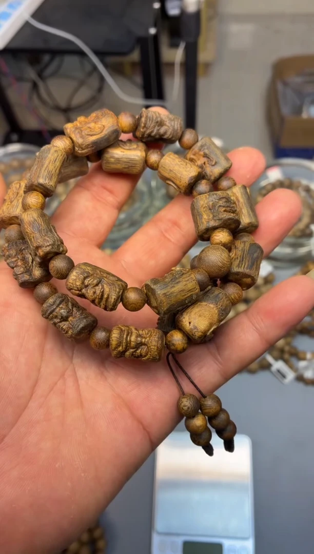 沉香手串 海南红金猊雕刻18罗汉长串多样性发其一