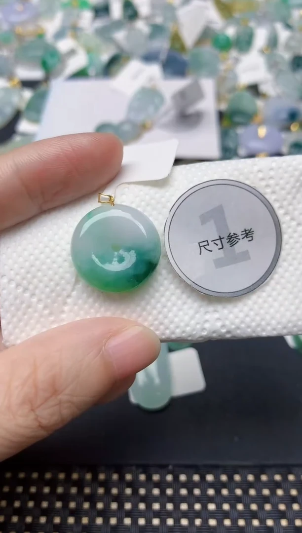 颈饰18K金镶嵌翡翠天然缅甸A货翡翠
