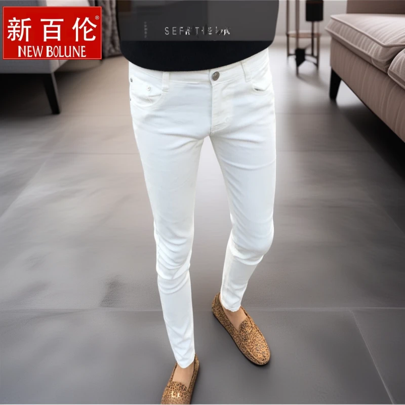 新百伦纯白色2025春夏新品牛仔裤男韩版潮流修身小脚弹力九分裤子
