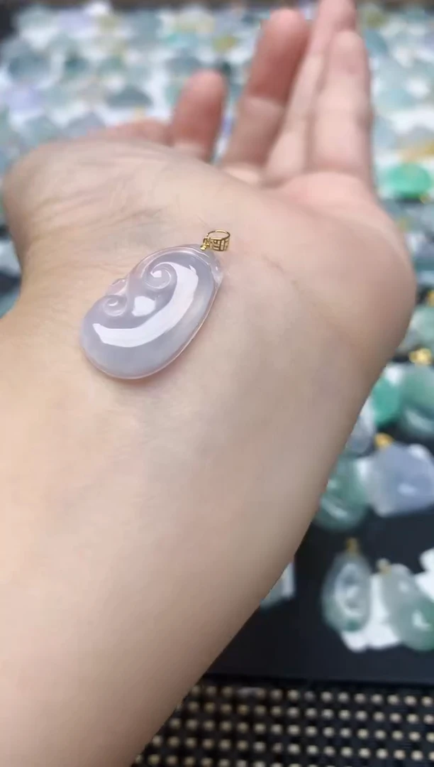 翡翠18K金镶嵌颈饰天然缅甸A货翡翠