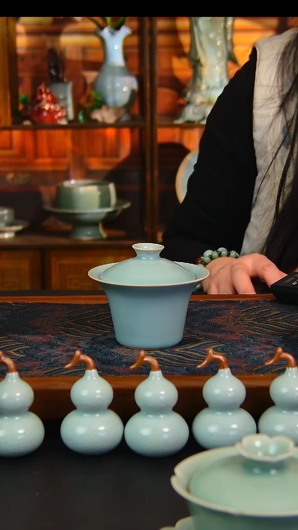 瓷片仿古釉超薄胎马蹄盖碗