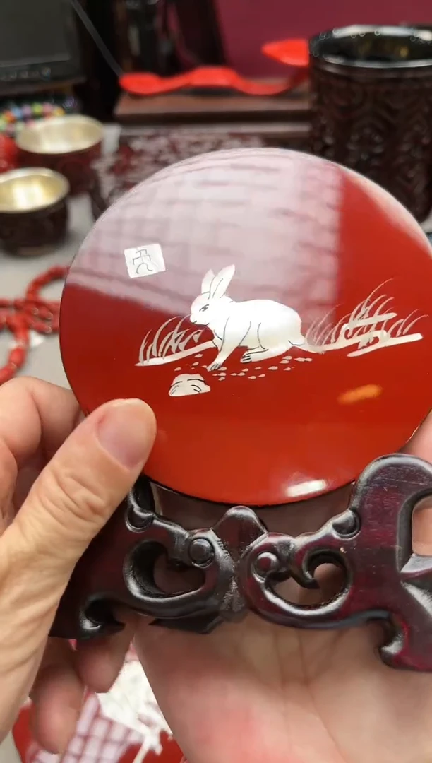 暖*扬州漆器平磨兔子11.5小台屏